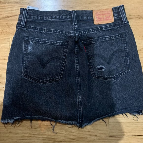 Levi’s Black Denim Distressed Skirt - Picture 2 of 3